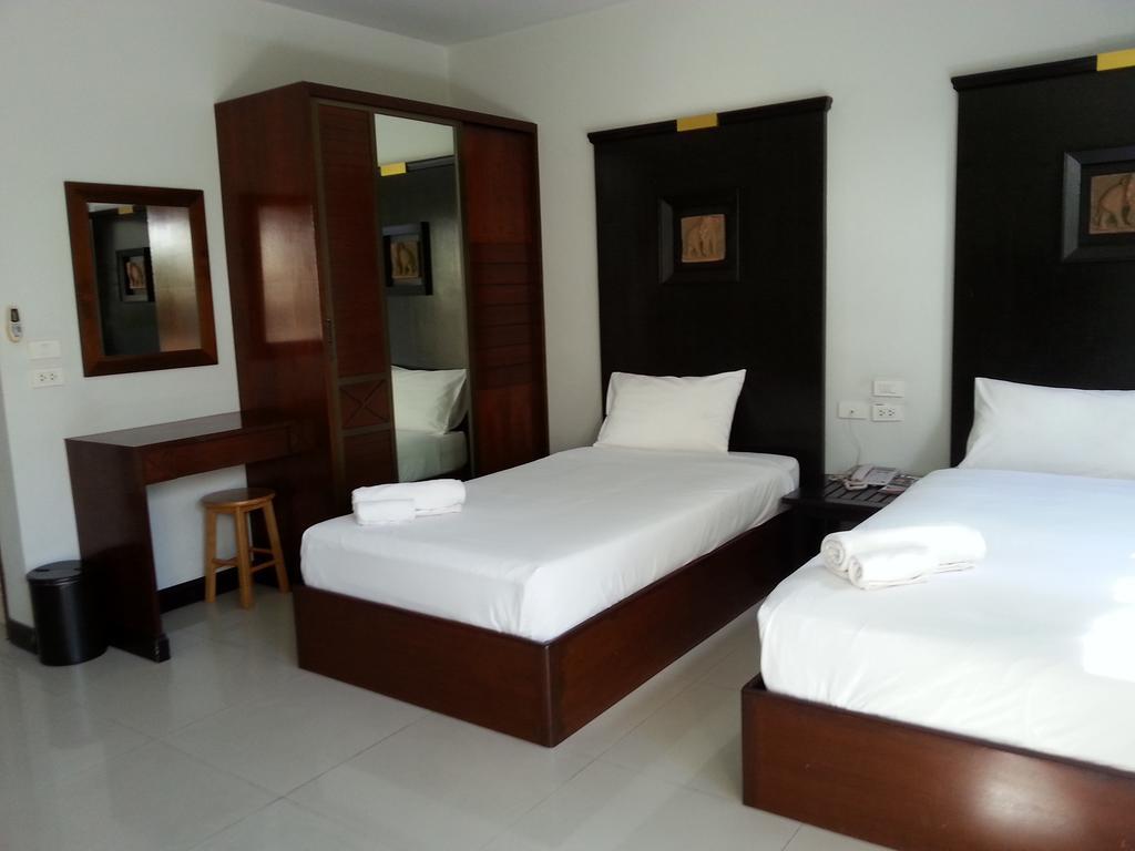 Apartamento C.A.P Mansion Phuket Exterior foto