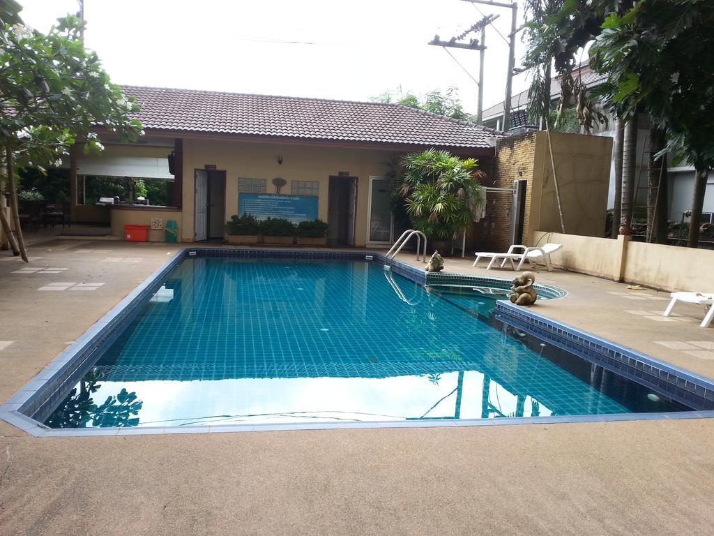 Apartamento C.A.P Mansion Phuket Exterior foto