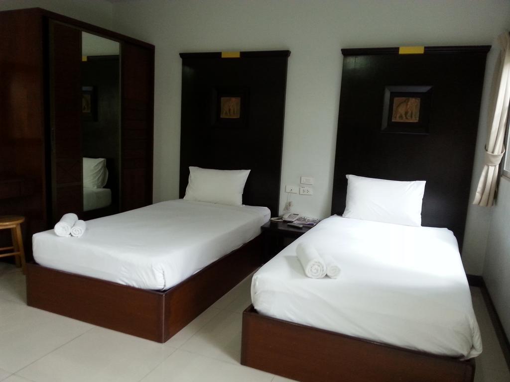 Apartamento C.A.P Mansion Phuket Exterior foto